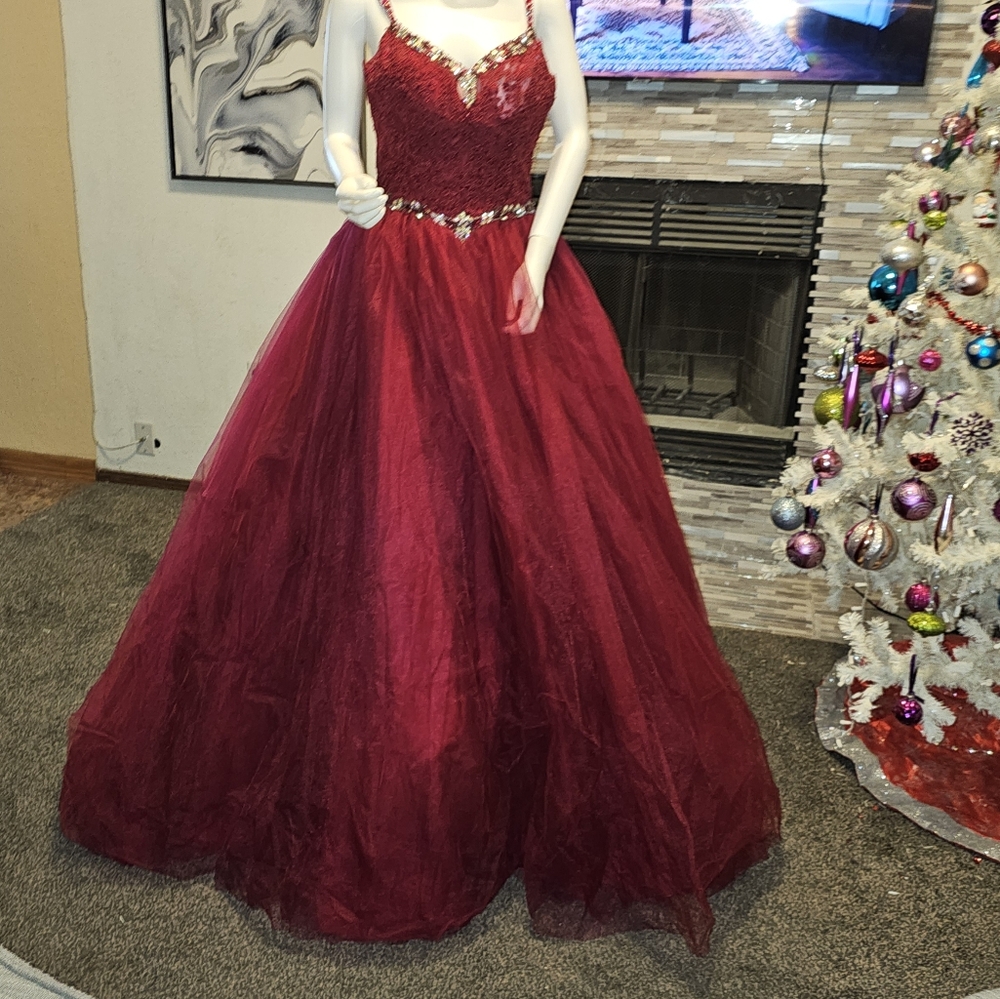 Layla prom dress masquerade ball gown burgundy embroidered 8 QUINCEANERA LK-106